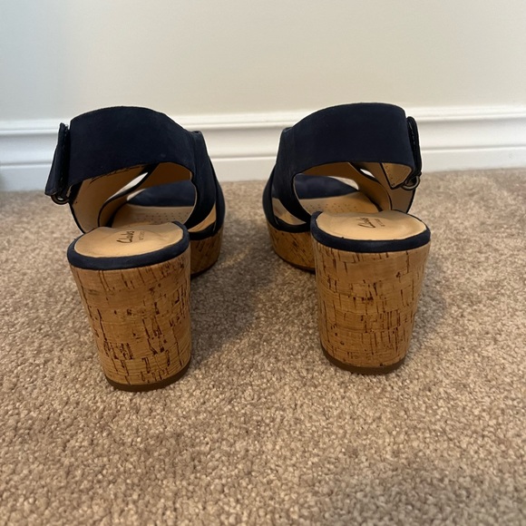 Clarks Maritsa Lara Navy Suede Platform Sandals Size 8.5 - Picture 4 of 8